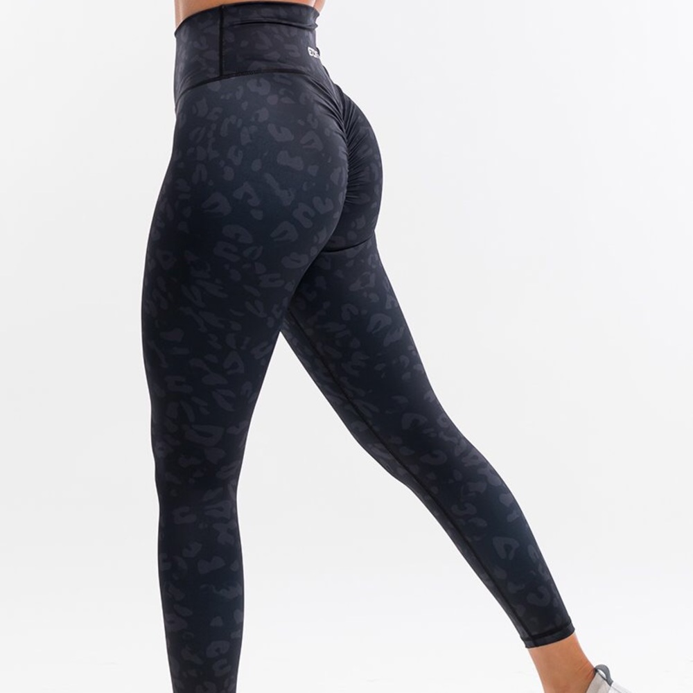 Echt Avant Scrunch Leopard Leggings Medium